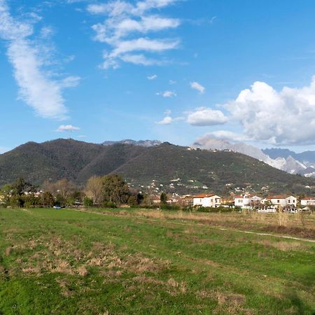 Fattoria Battilana Guest House Marina Di Carrara Bagian luar foto