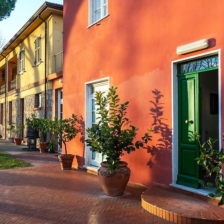 Fattoria Battilana Guest House Marina Di Carrara Bagian luar foto
