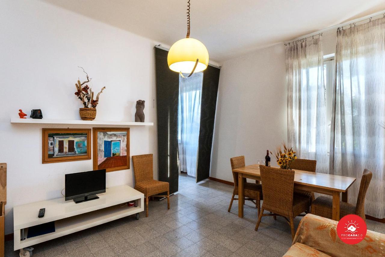 Fattoria Battilana Guest House Marina Di Carrara Bagian luar foto