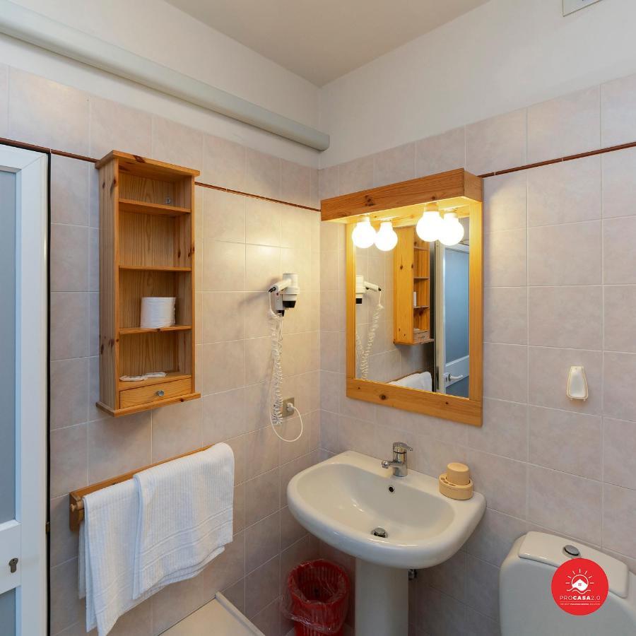 Fattoria Battilana Guest House Marina Di Carrara Bagian luar foto