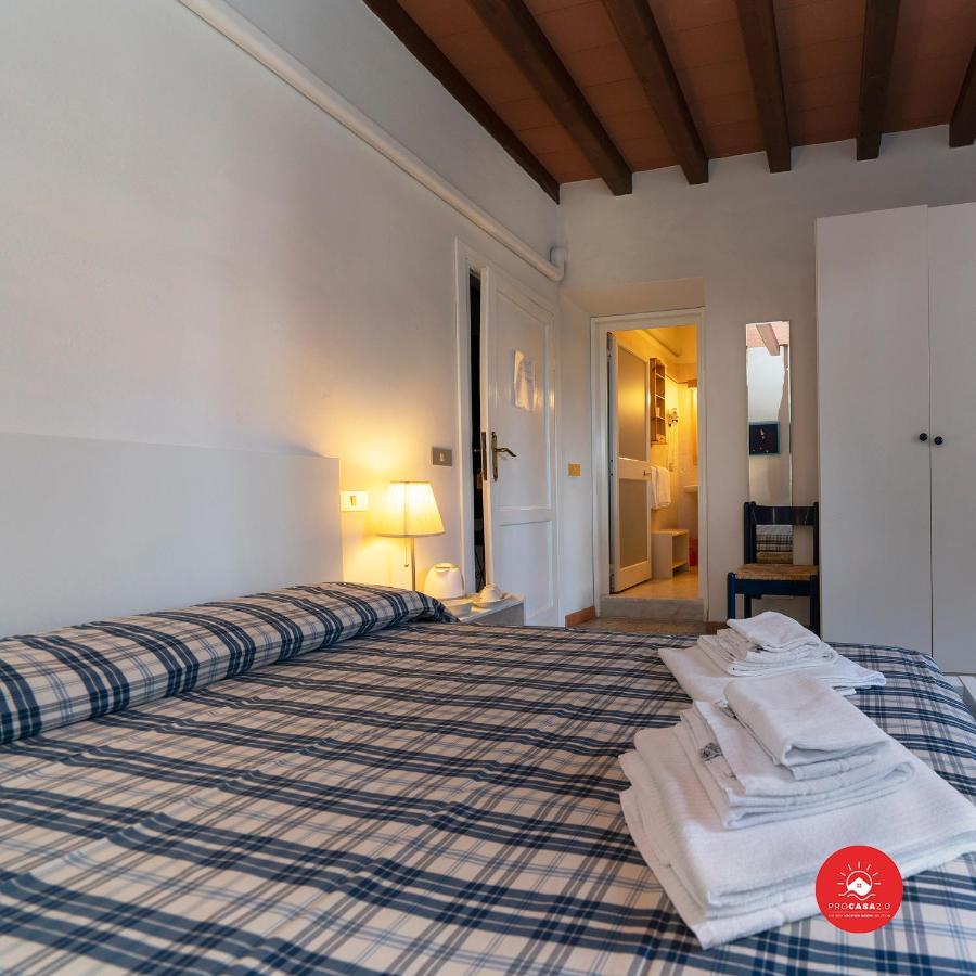 Fattoria Battilana Guest House Marina Di Carrara Bagian luar foto