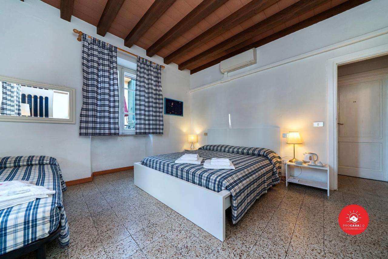 Fattoria Battilana Guest House Marina Di Carrara Bagian luar foto